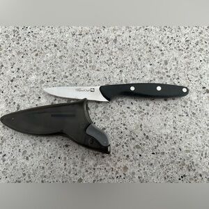 Pampered Chef knife with locking sharpening case